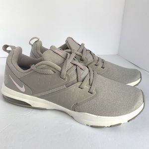 New - NIKE AIR BELLA TR  - size 8